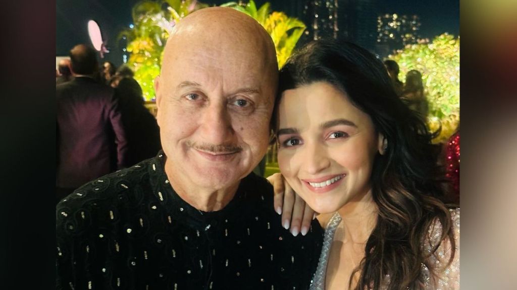 Sidharth malhotra, kiara advani, alia bhatt, the anupam kher show, anupam kher, anupam kher movies, anupam kher speech, mahesh bhatt, anupam kher book, anupam kher comedy, anupam kher acting school, anupam kher best comedy, anupam kher show, alia bhatt interview, anupam kher interview, alia bhatt movies, alia bhatt on anupam kher show, anupam kher and alia bhatt latest updates, anupam kher mahesh bhatt, alia bhatt new movie, anupam kher show shahrukh khan, alia bhatt mother