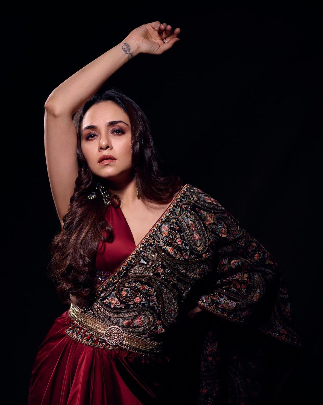 amruta khanvilkar photos 