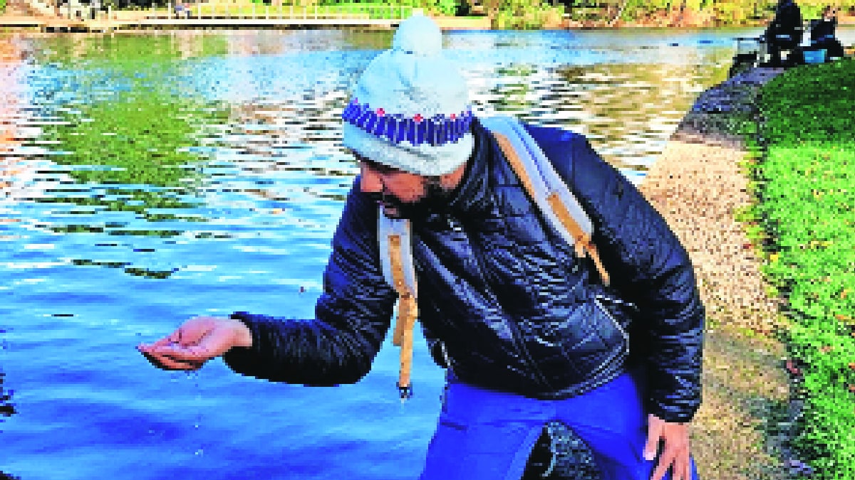 कलावंतांचे आनंद पर्यटन : अव्हॉनतीरी..