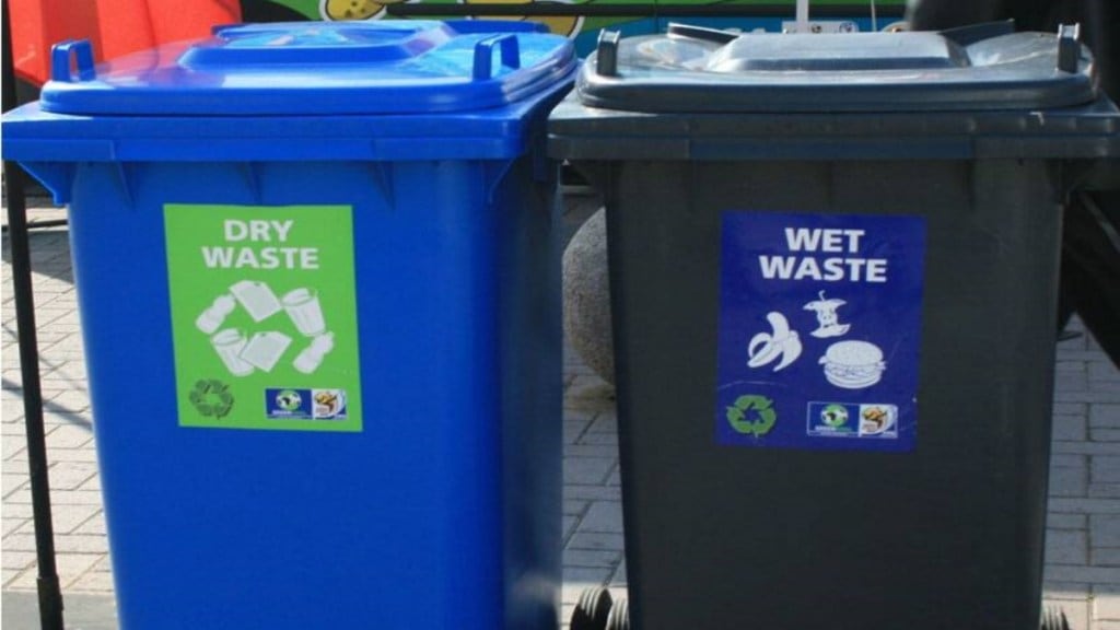 wet and dry waste garbage bins