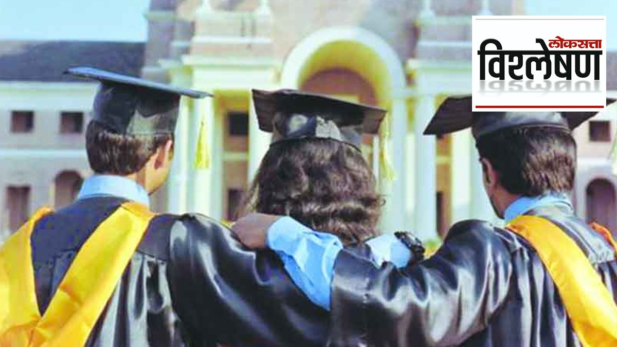 convocation ceremony black gown cap