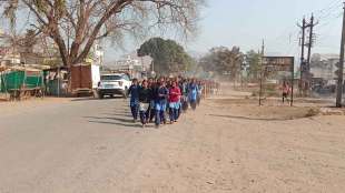 girls students march against arbitrariness of headmistress