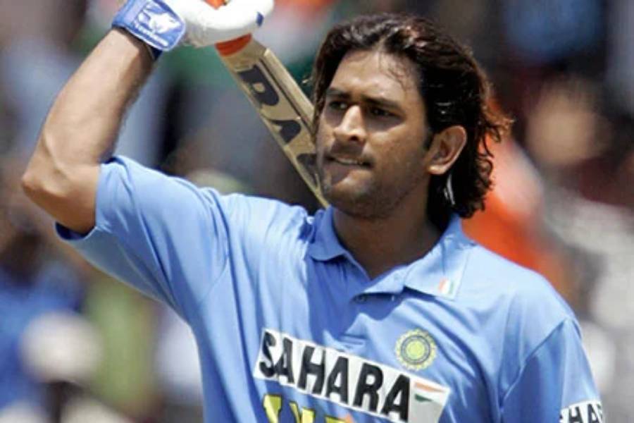 mahendra sinh dhoni hairstyle