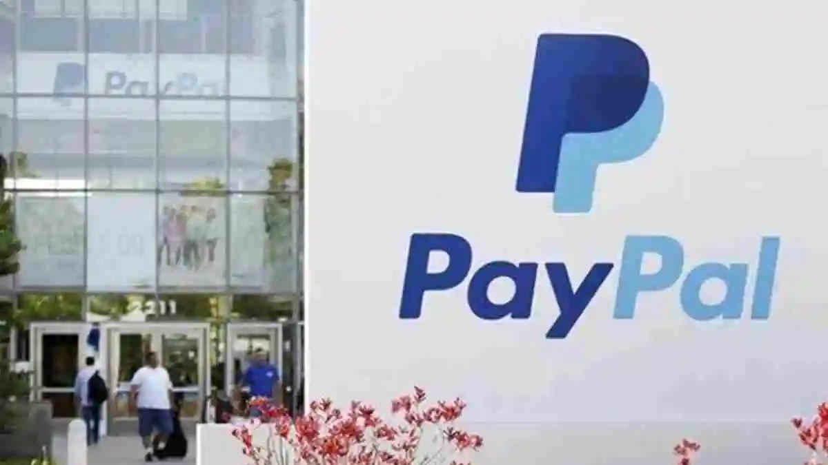 Paypal कंपनी आपल्या एकूण कर्मचाऱ्यांपैकी २००० कर्मचाऱ्यांना कामावरून कमी करणार आहे. paypal (Image Credit - The Financial Express)