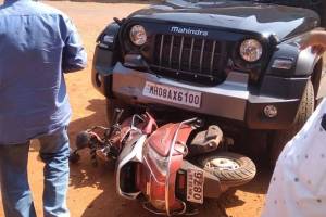 journalist hit by car in ratnagiri