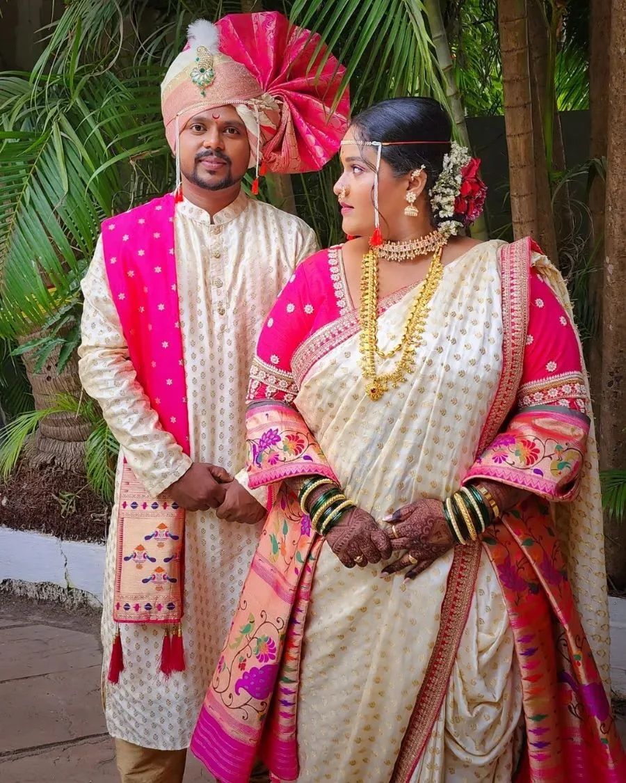 vanita kharat and sumit londhe devdarshan