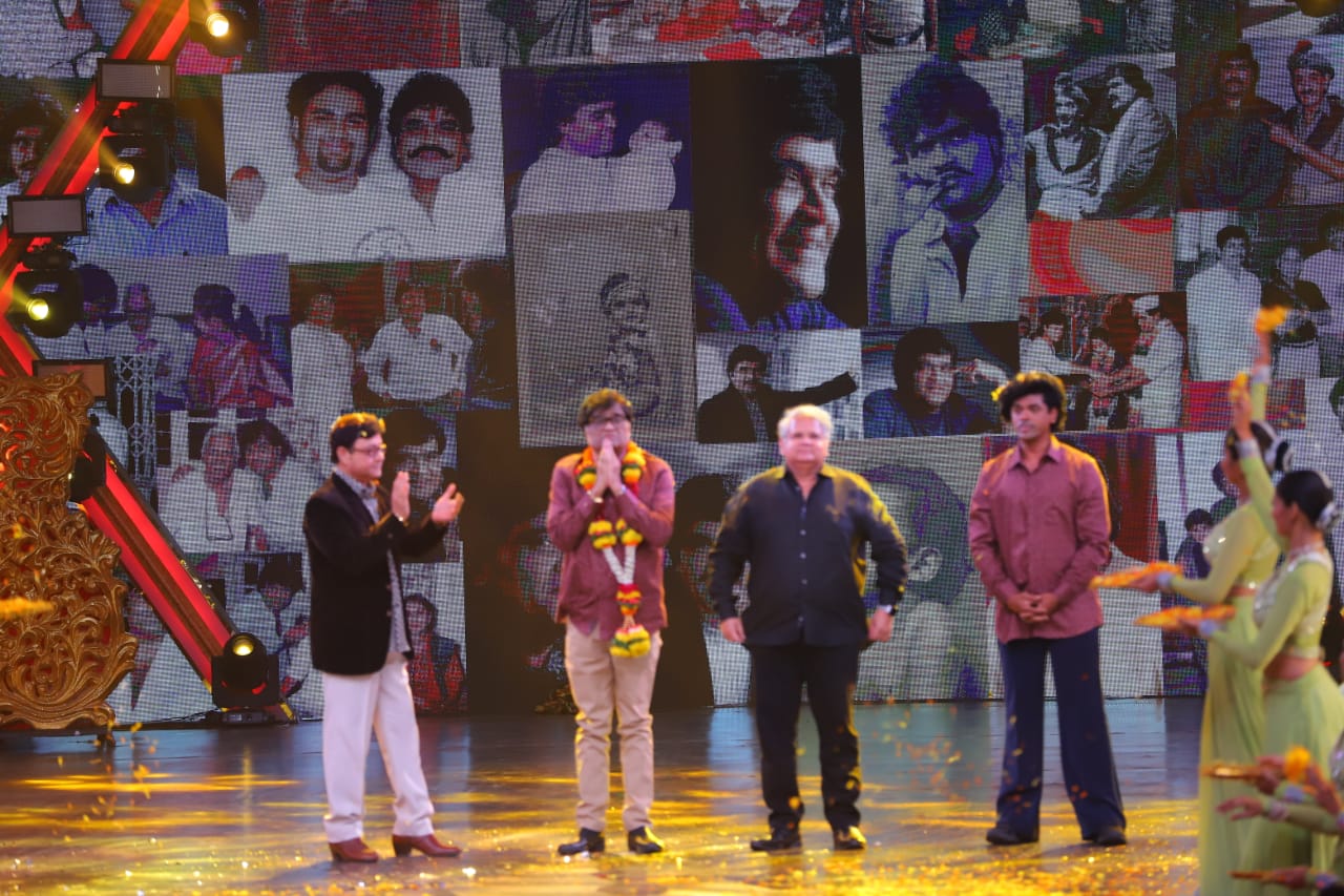 Photos अभिनेते अशोक सराफ यांना झी मराठी चित्रगौरव २०२३ जीवनगौरव