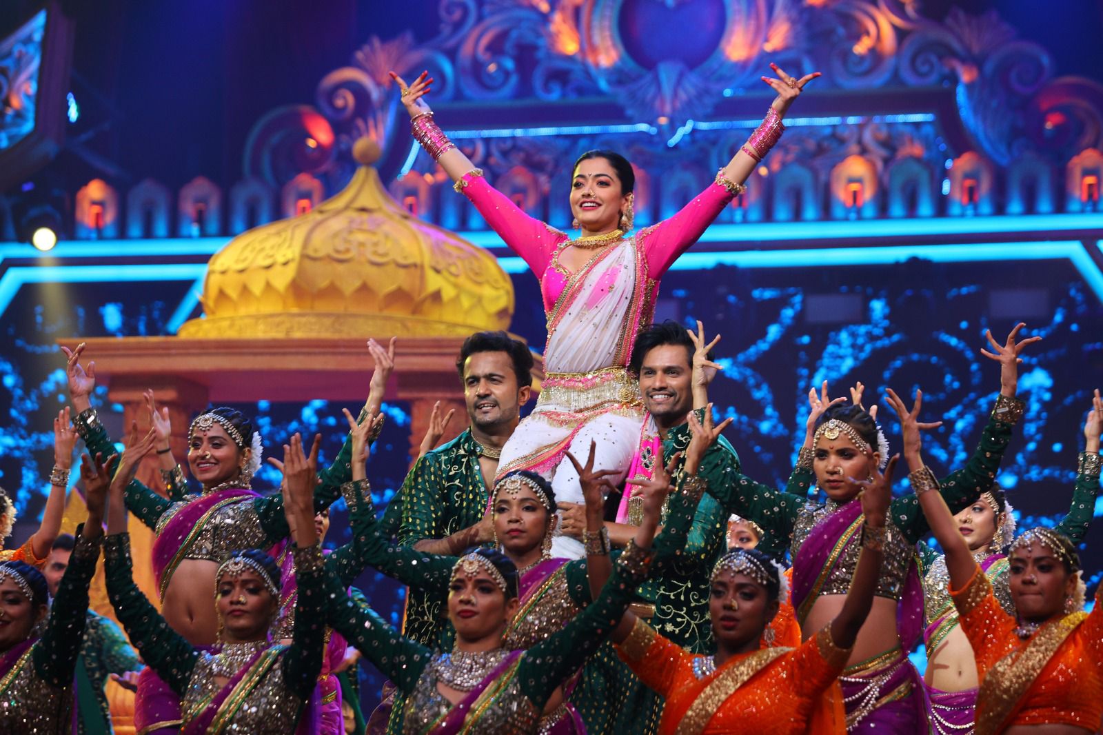 Photos अभिनेते अशोक सराफ यांना झी मराठी चित्रगौरव २०२३ जीवनगौरव