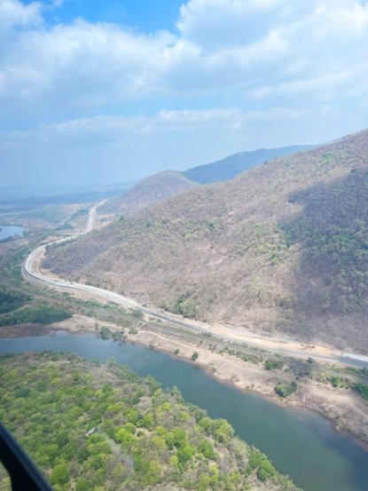 राष्ट्रीय महामार्ग प्राधिकरणाने मुंबई गोवा महामार्गाच्या चौपदरीकरणाच्या कामाची सूरुवात १३ वर्षांपुर्वी केली होती.