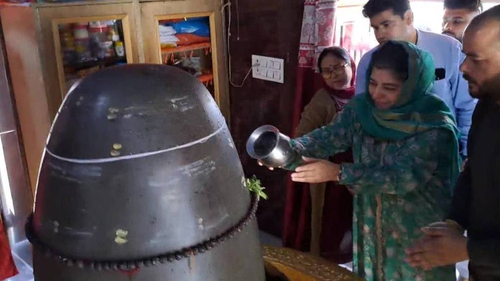 PDP chief Mehbooba Mufti visited Navagraha temple in the Pooch district and offered prayers