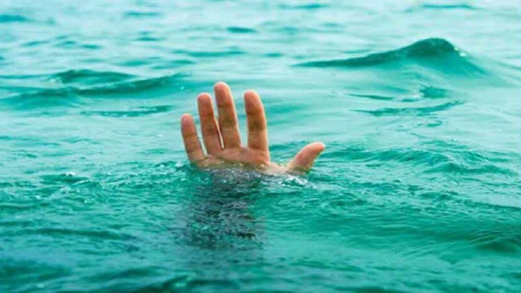 why a living person sinks and a dead body floats in water