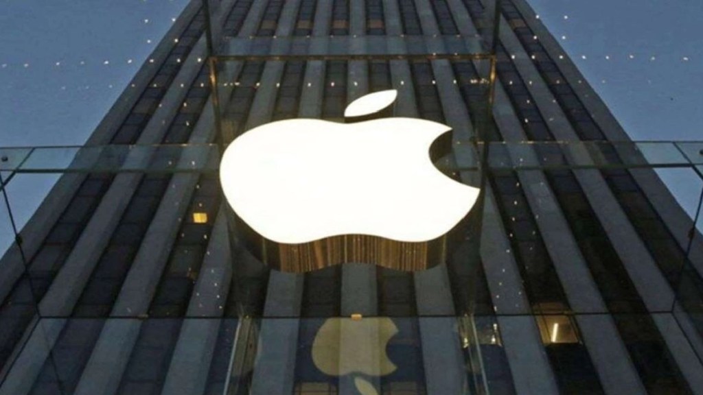 apple fisrt layoff in 2023 retail team