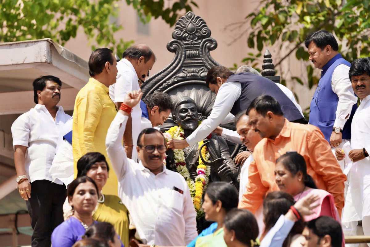 छत्रपती शिवाजी महाराजांच्या शिवराज्याभिषेकाच्या ३५० व्या वर्षानिमित्त या महोत्सवासाठी ३५० कोटी रुपये जाहीर.