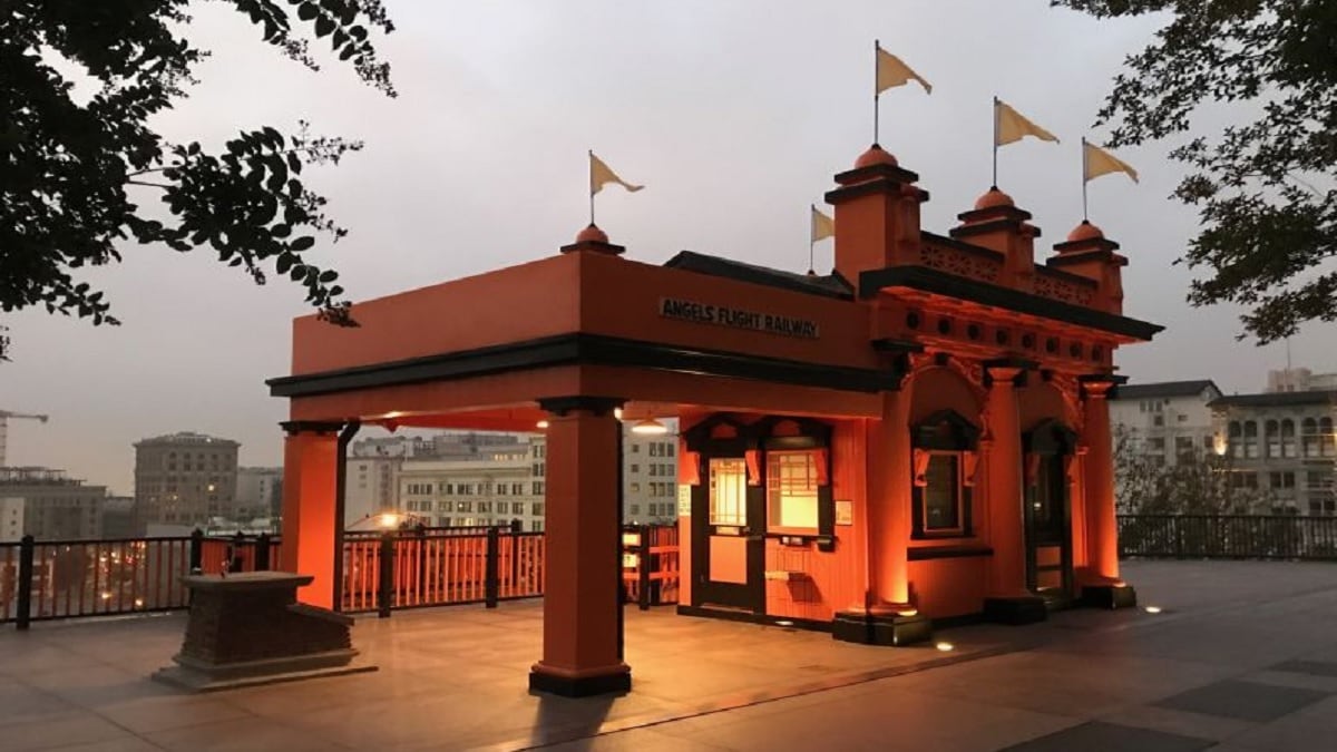 world smallest railway station angels flight only two coach runs on the track