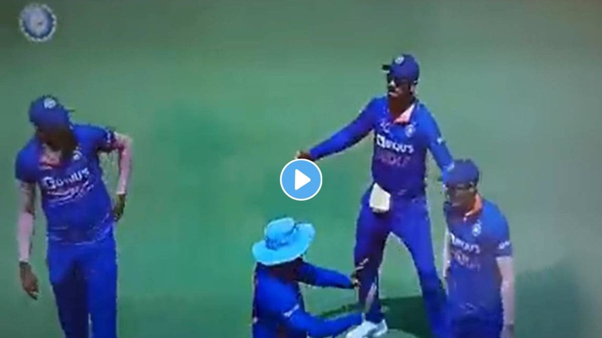 Virat Kohli danced to Lungi Dance song