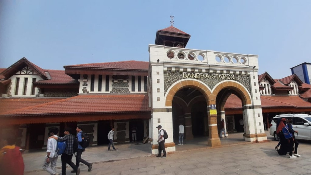 bandra station