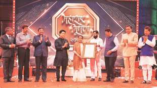 singer Asha Bhosale,