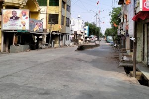 पाळधी गावात संचारबंदी curfew in jalgaon paldhi