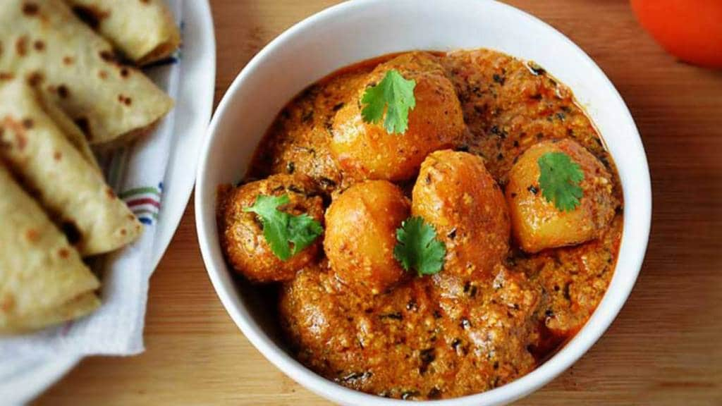 How to prepare dum aloo know the recipe