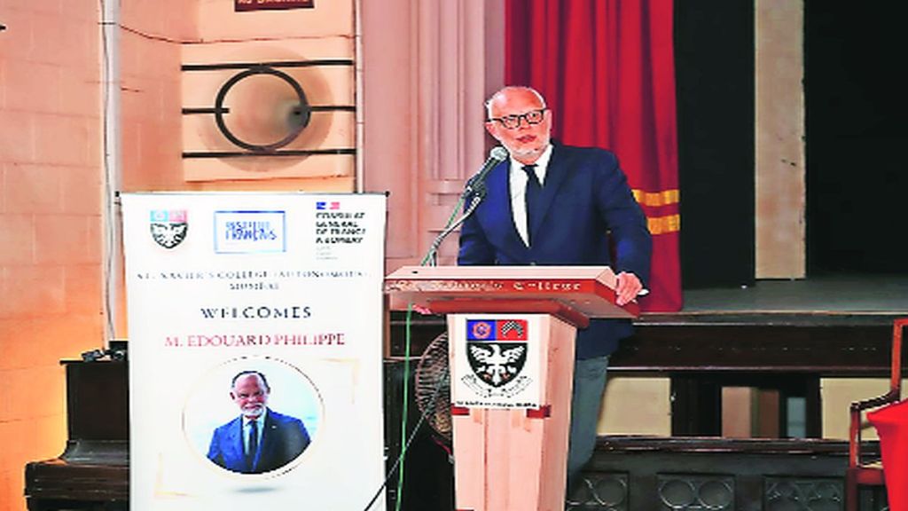 france mayor phillip