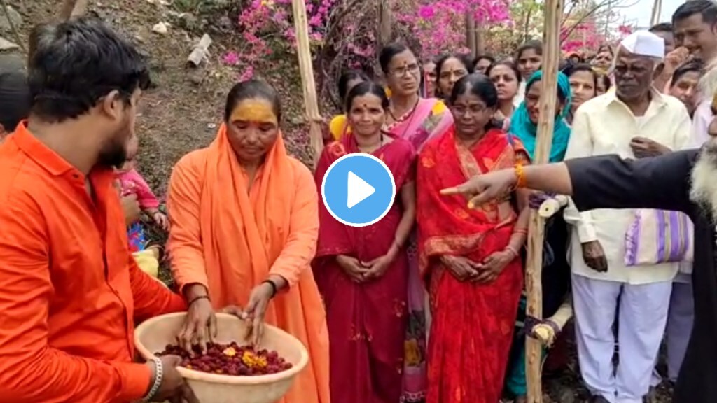 free Rudraksh distribution! Dhan Kuber temple