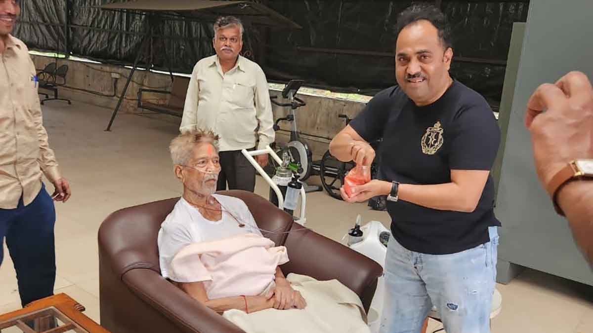 pune mp girish bapat former rajya sabha mp sanjay kakade