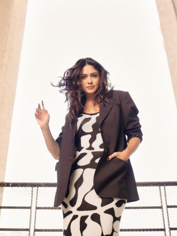 mrunal thakur (1)