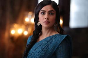 mrunal thakur