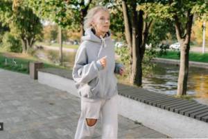 103 year old grandma hits the gym regularly know why exercise is important for elderly