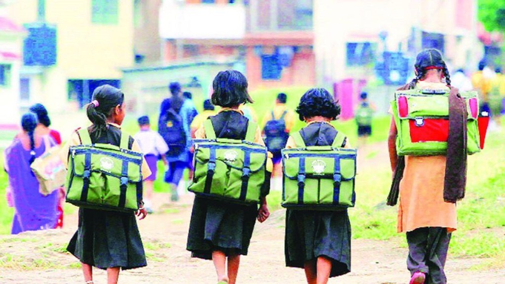 students schools maharashtra food khichdi