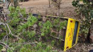 school bus overturns In jamner taluka