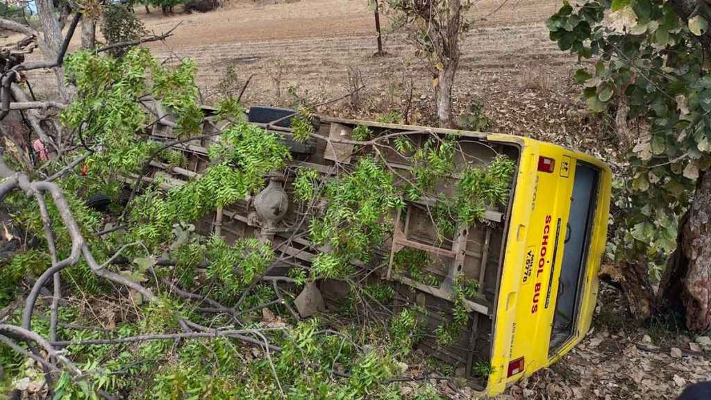 school bus overturns In jamner taluka