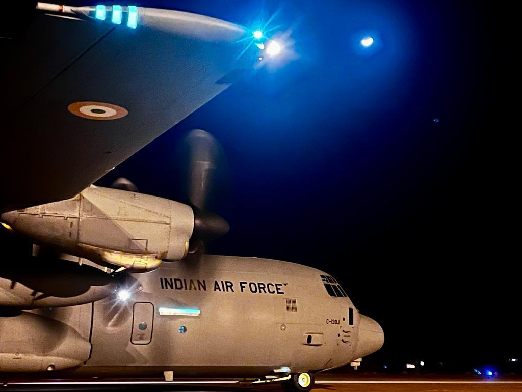Jeddah विमानतळावर भारतीय वायू दलाने विशेष मोहीमांकरता वापरली जाणारी C-130 हा विमाने तैनात केली आहे.