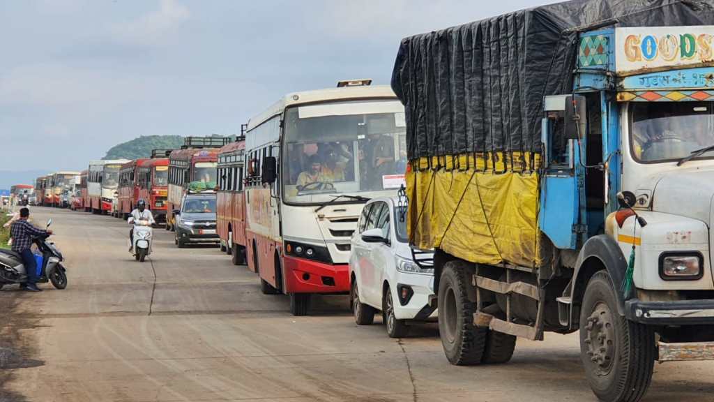 Maharashtra Bhushan programe, highways , Panvel, Heavy vehicles banned