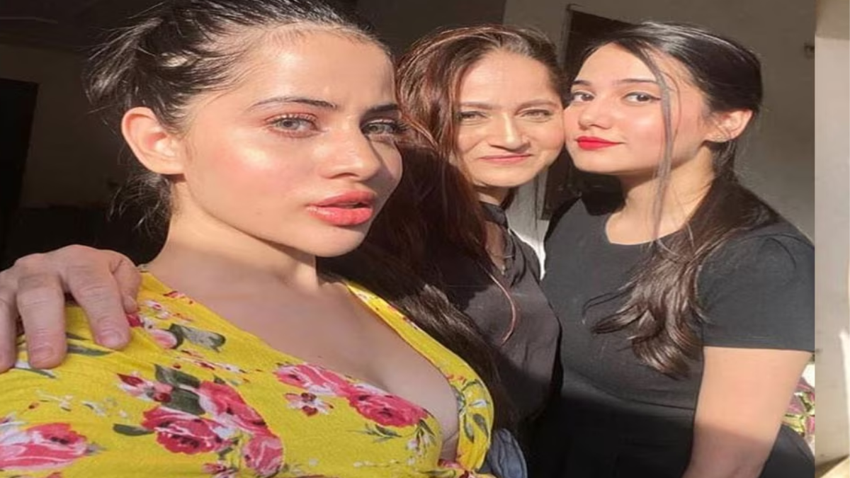 Urfi Javed Mother Name And Photos Video Goes Viral On Instagram Bold Fitness Look Impress Uorfi Fans Trending 