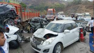 Pune Mumbai Expressway, car accident, vehicles , Khopoli Exit