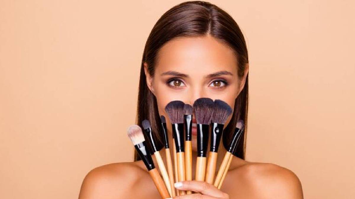 makeup brush