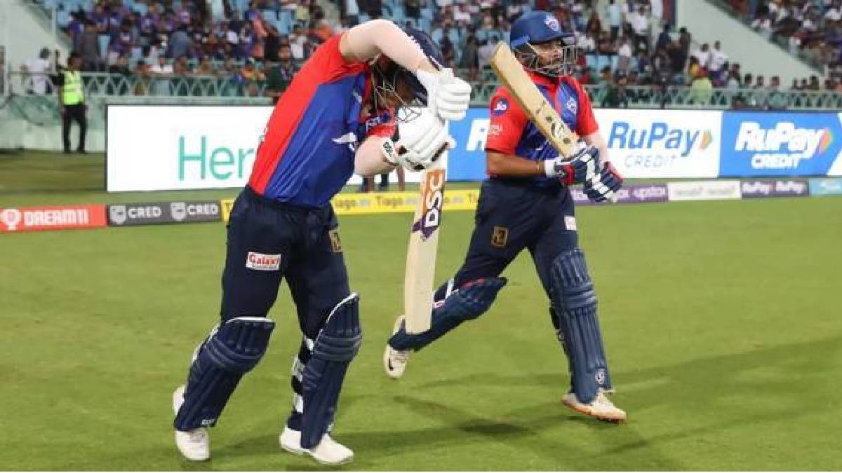 Delhi Capitals Players 16 Bats Stolen