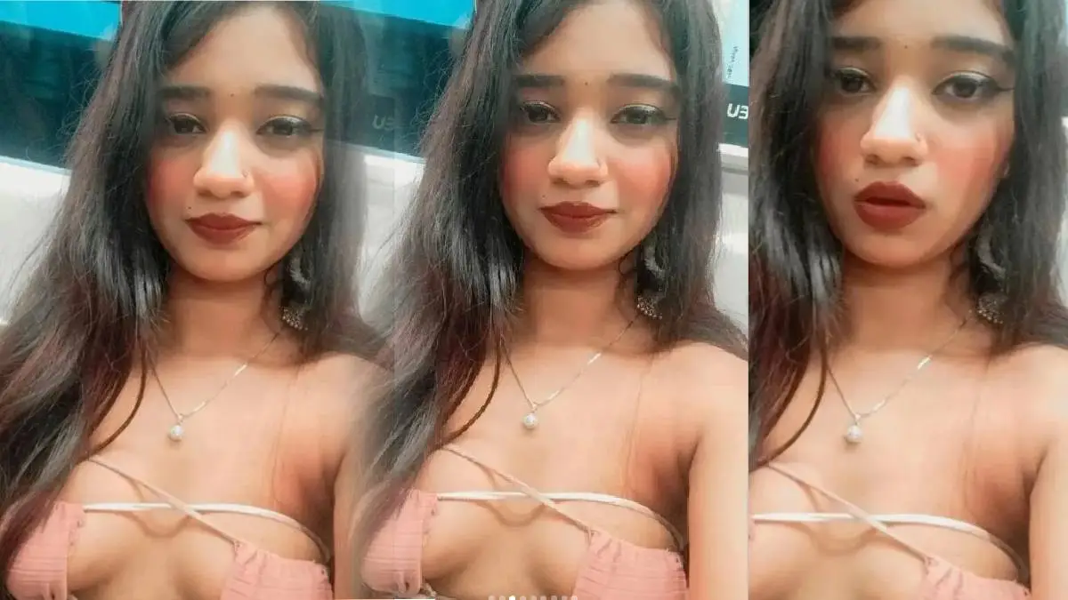 Girl Wearing Bikini In Delhi Metro Viral Video Half Naked Photos Go Viral Online Who Is Rhythm Chanana Instagram Age Lifestyle 