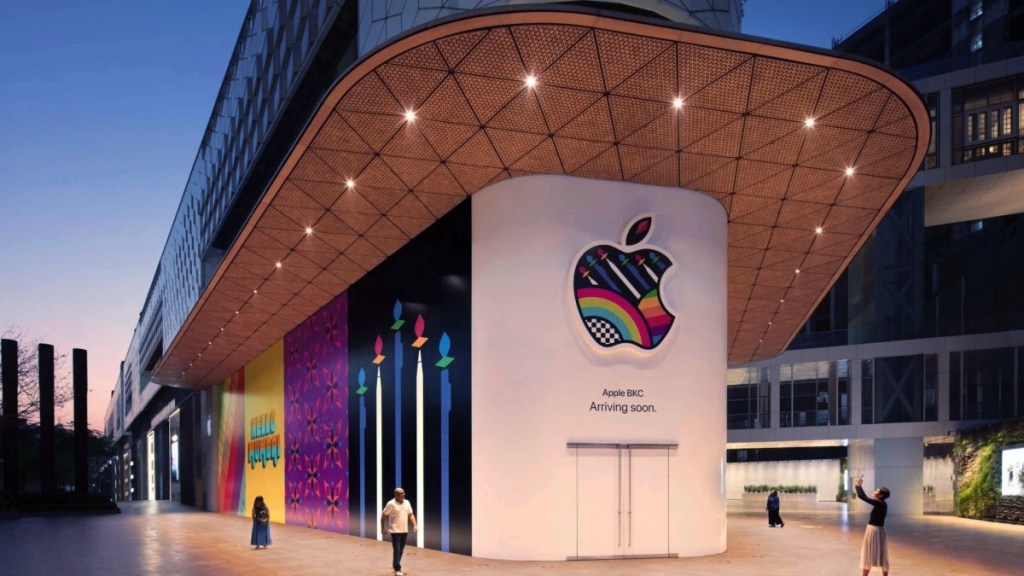 apple retail stores are open mumbai and delhi