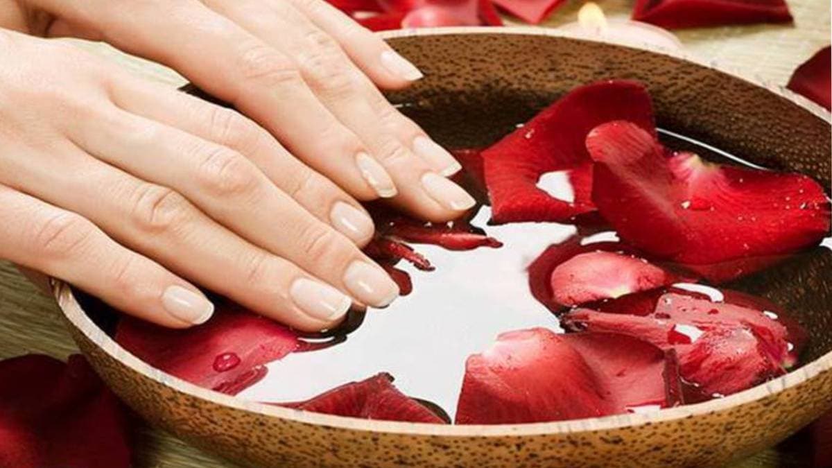 Gulab Jal Benefits :