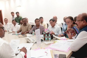 State Labor Minister Suresh Khade held a joint meeting in the Ministry