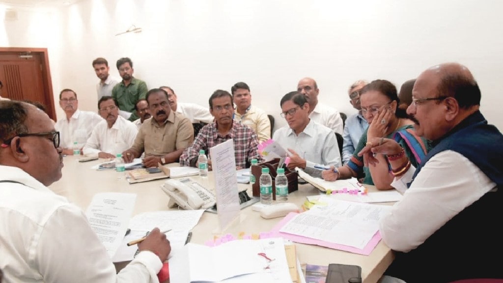 State Labor Minister Suresh Khade held a joint meeting in the Ministry