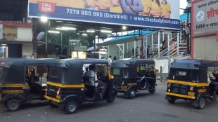 Rickshaw drivers illegal park passenger transport roads Dombivli railway station