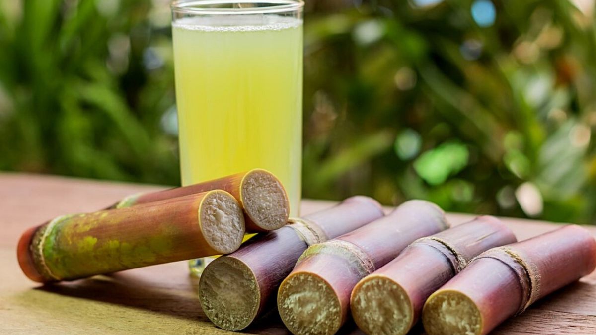 How to make sugarcane juice using jaggery at home without a machine