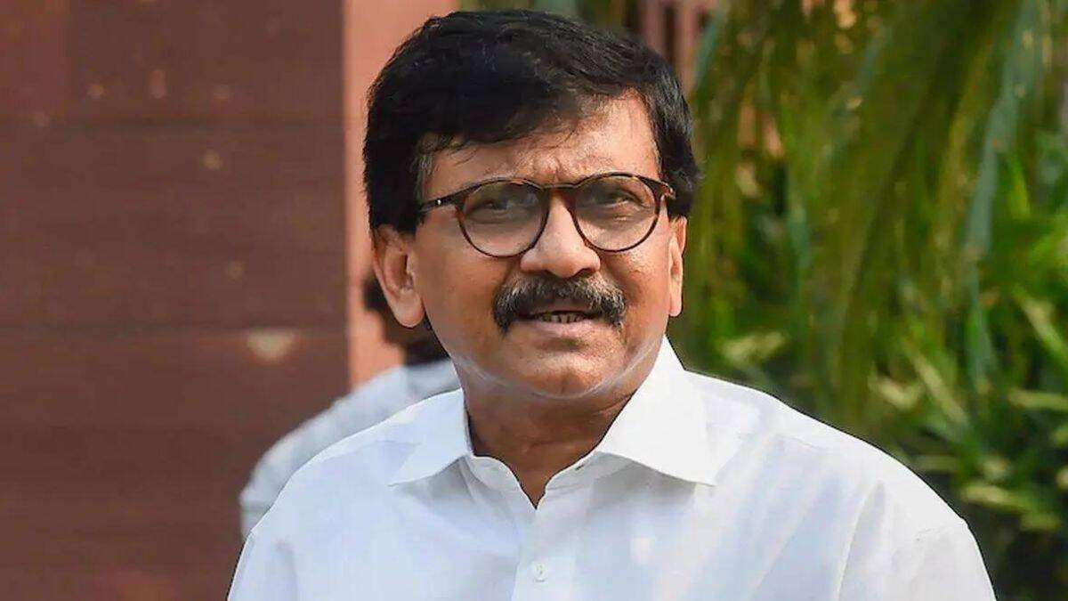 sanjay raut criticized devendra fadnavis, sanjay raut palghar sadhu murder case devendra fadnavis news