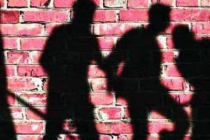 man stabbed with weapon in pune