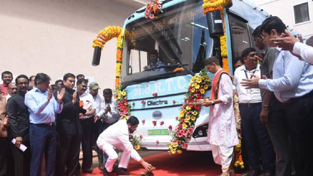 E-Shivneri Bus Services between Mumbai Pune