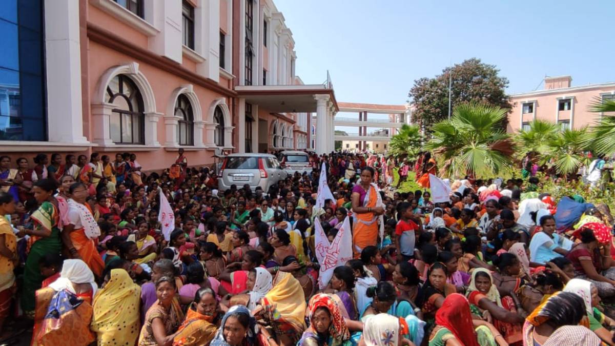 march of Janwadi Mahila Sangathan
