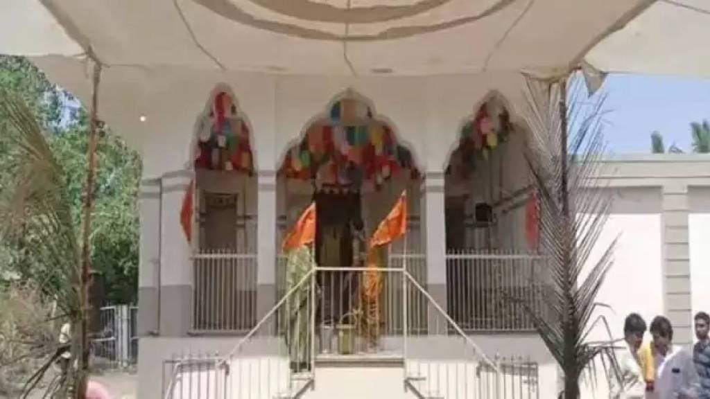 Muslims Rebuild God Ram temple in Gujrat
